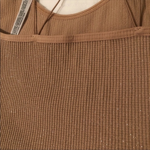 Urban Outfitters crop - Picture 3 of 4